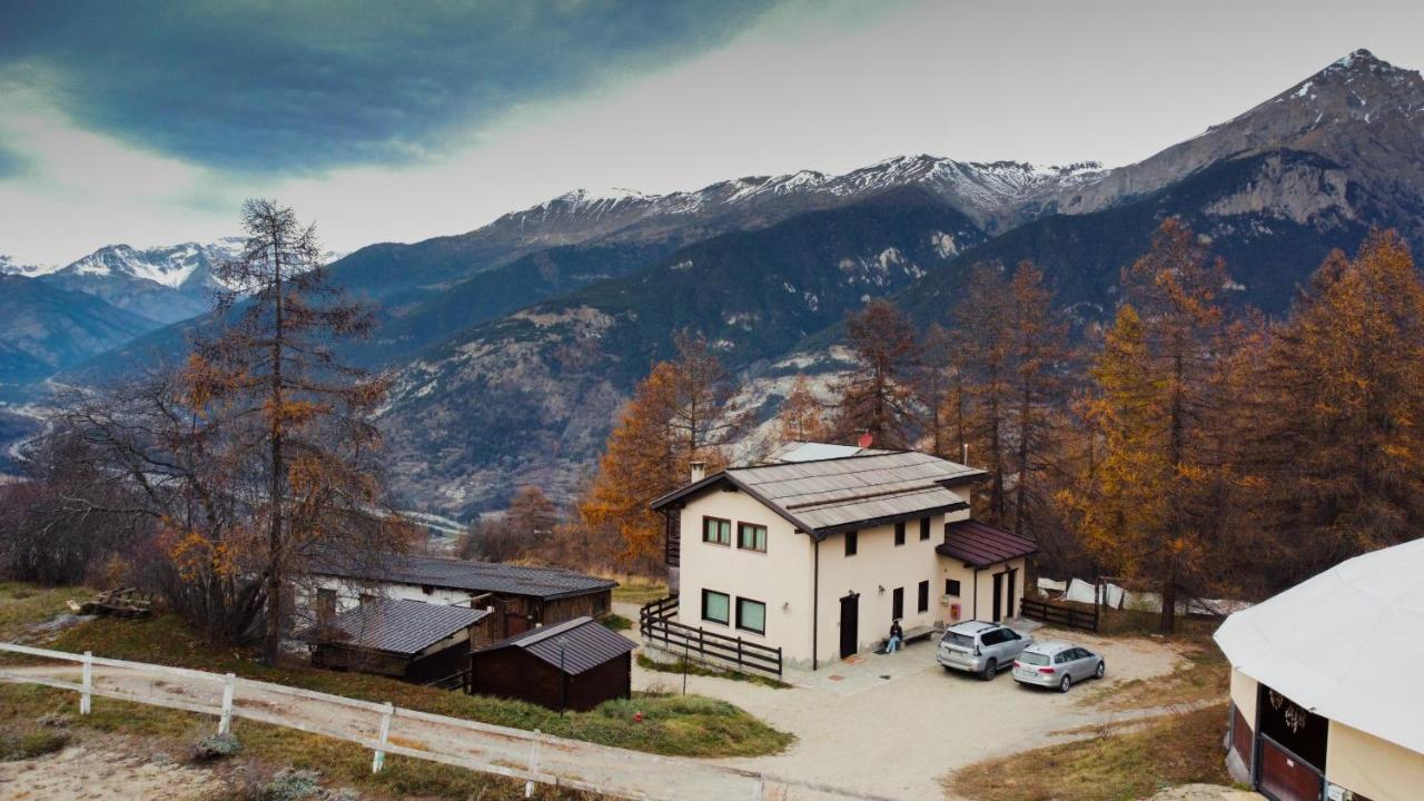 Green Mountain Lodge Oulx Exteriör bild